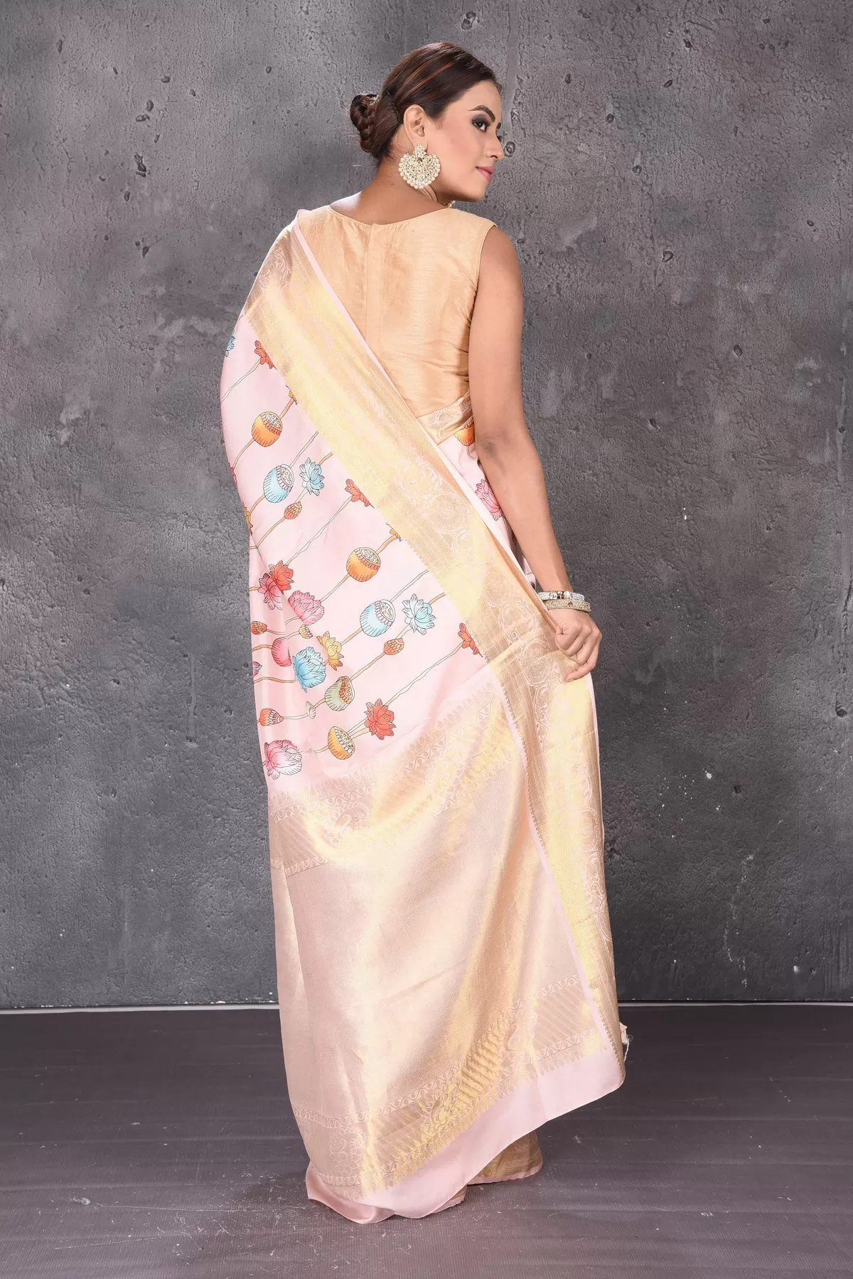 90M672 Powder Pink Printed Kanjeevaram Saree with Zari Border