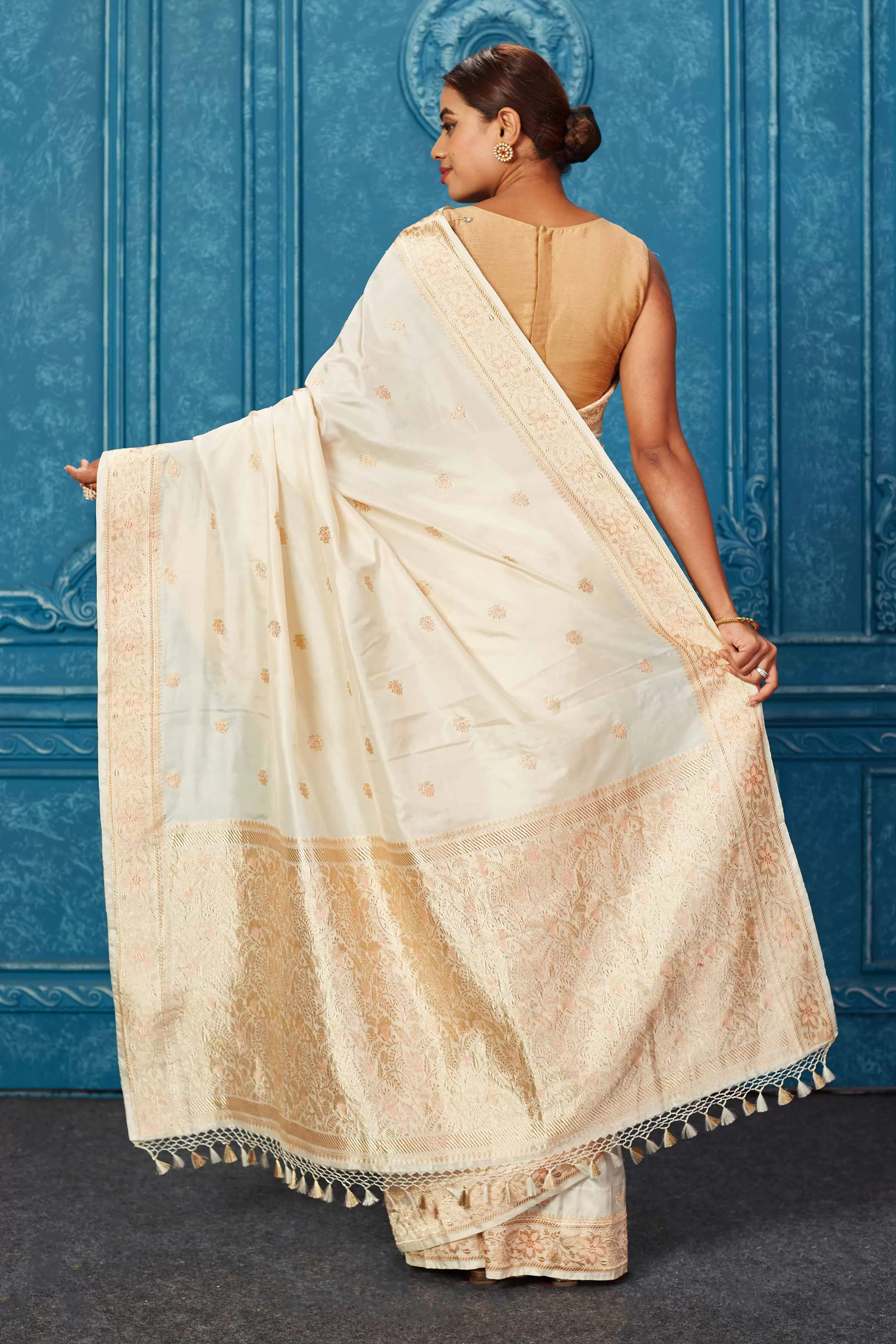 91A219 Cream Banarasi Saree with Zari Buta and Border