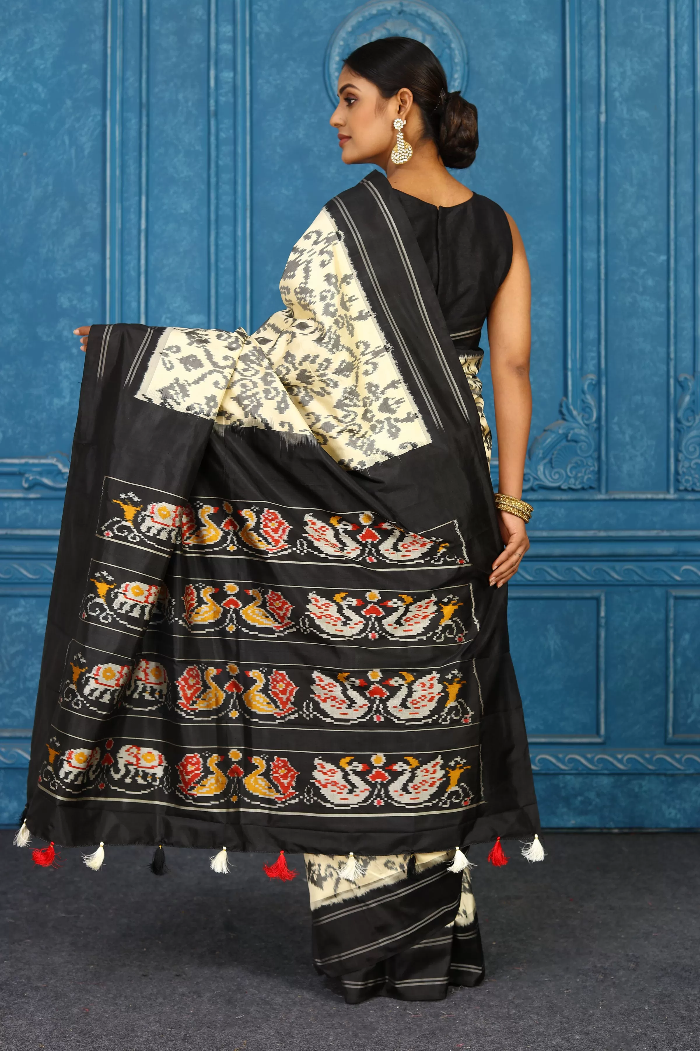 91A436 Off-White Pochampally Ikkat Silk Sari with Black Border