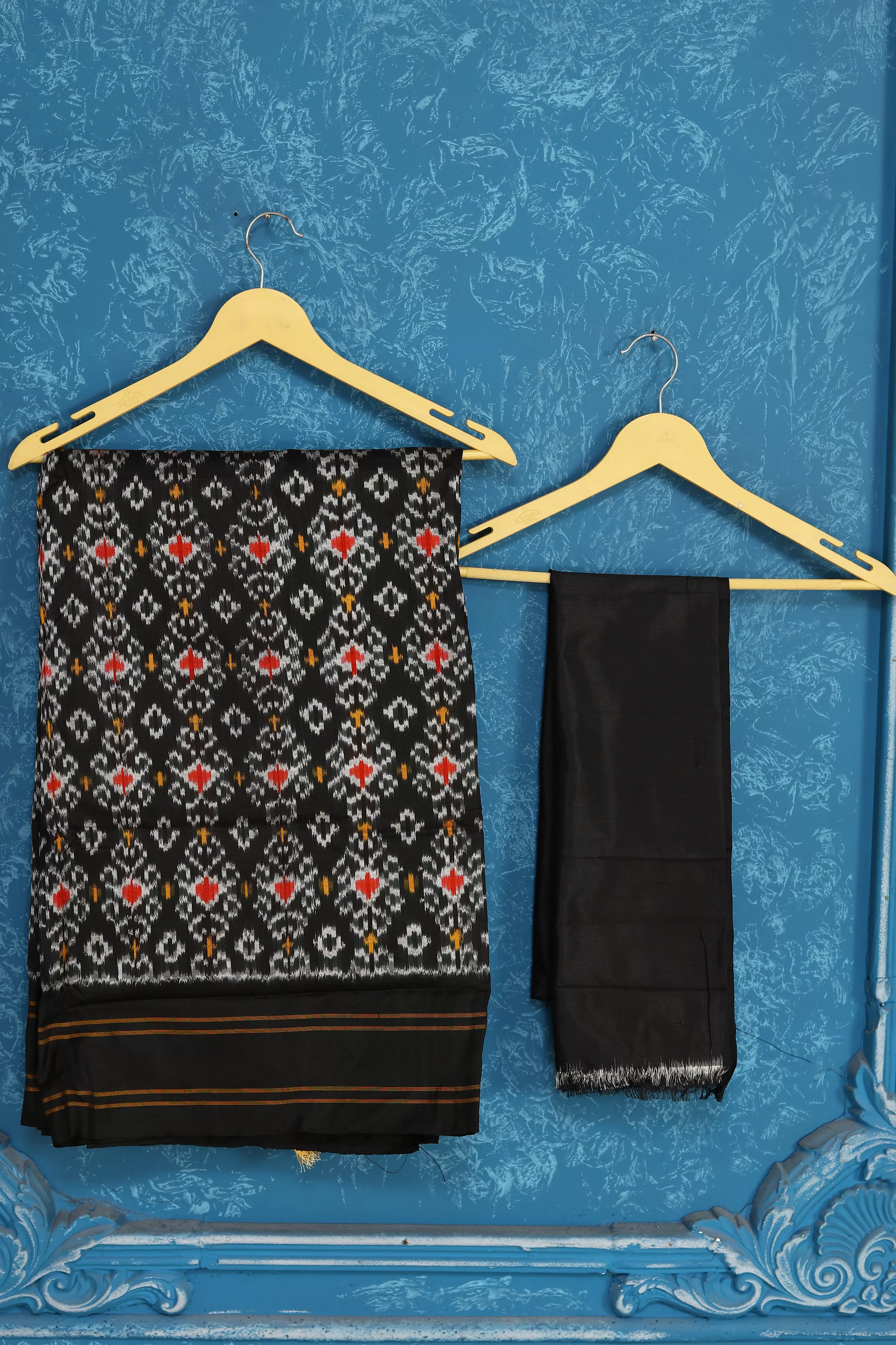 91A437 Cream Pochampally Ikkat Silk Sari with Black Border