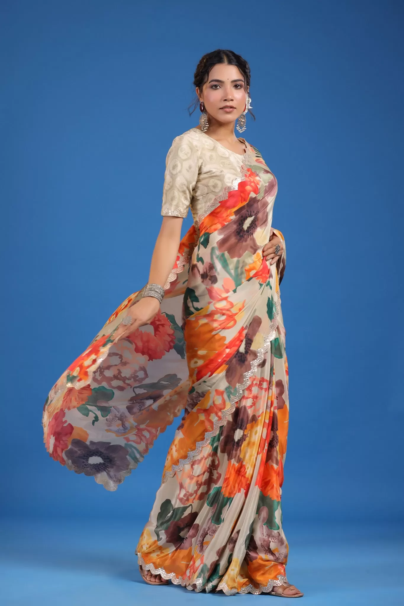 92A062 Beige Floral Crepe Georgette Sari with Scalloped Border