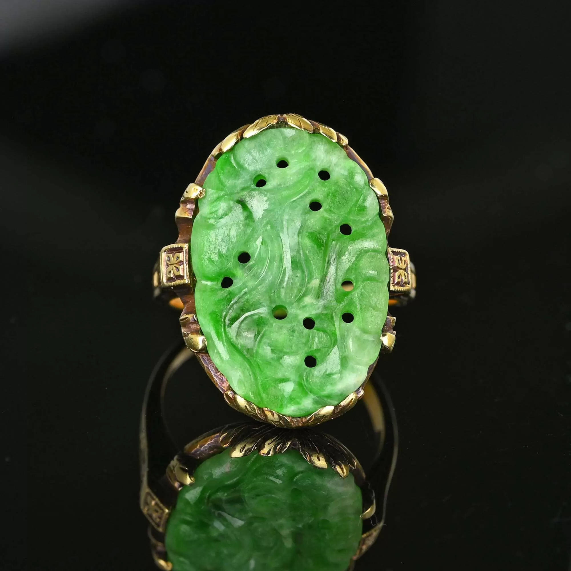 Art Deco 14K Gold Pierced Carved Jade Ring