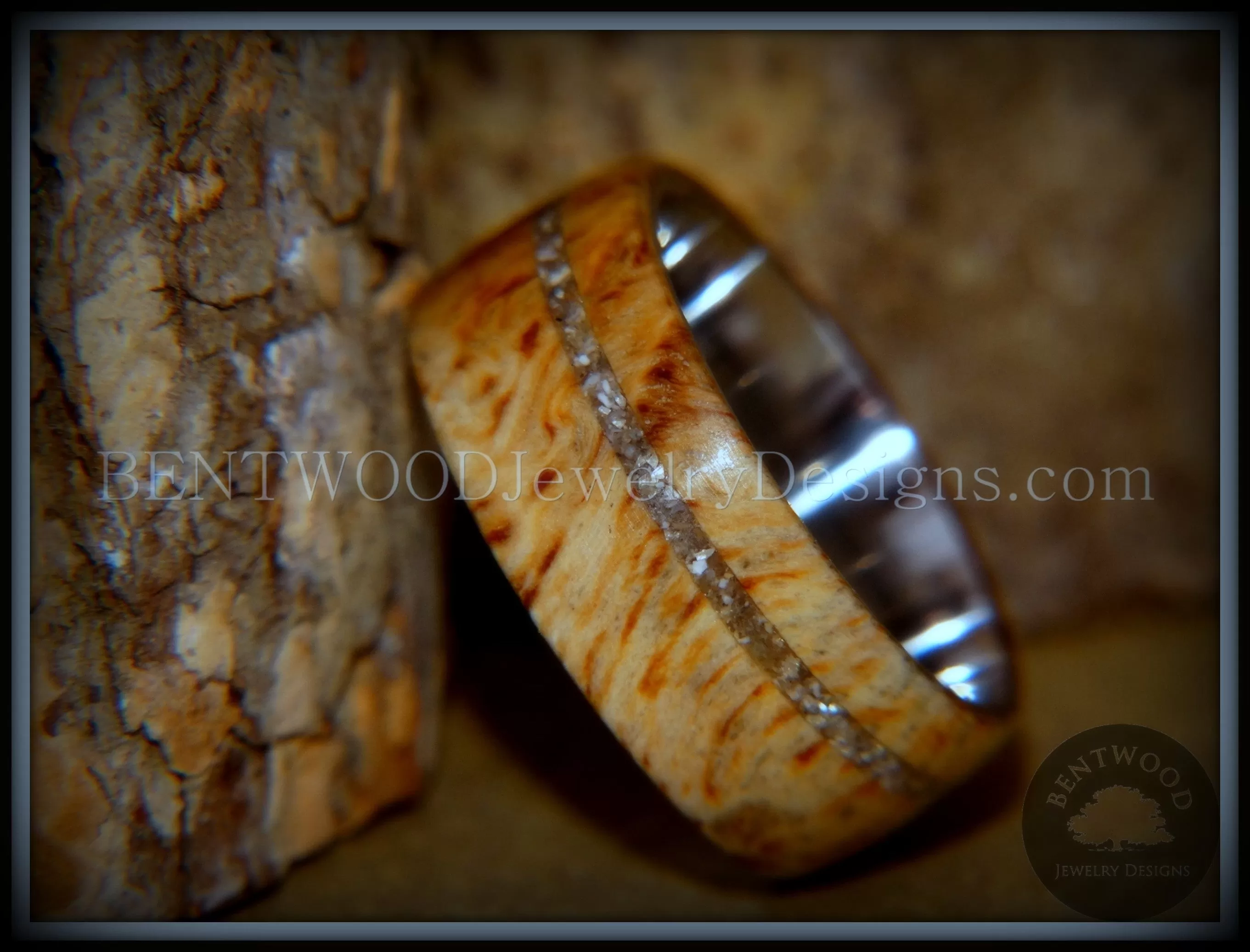 Bentwood Ring - Remembrance Maple Burl Cremation Ash Inlay on Surgical Steel Core