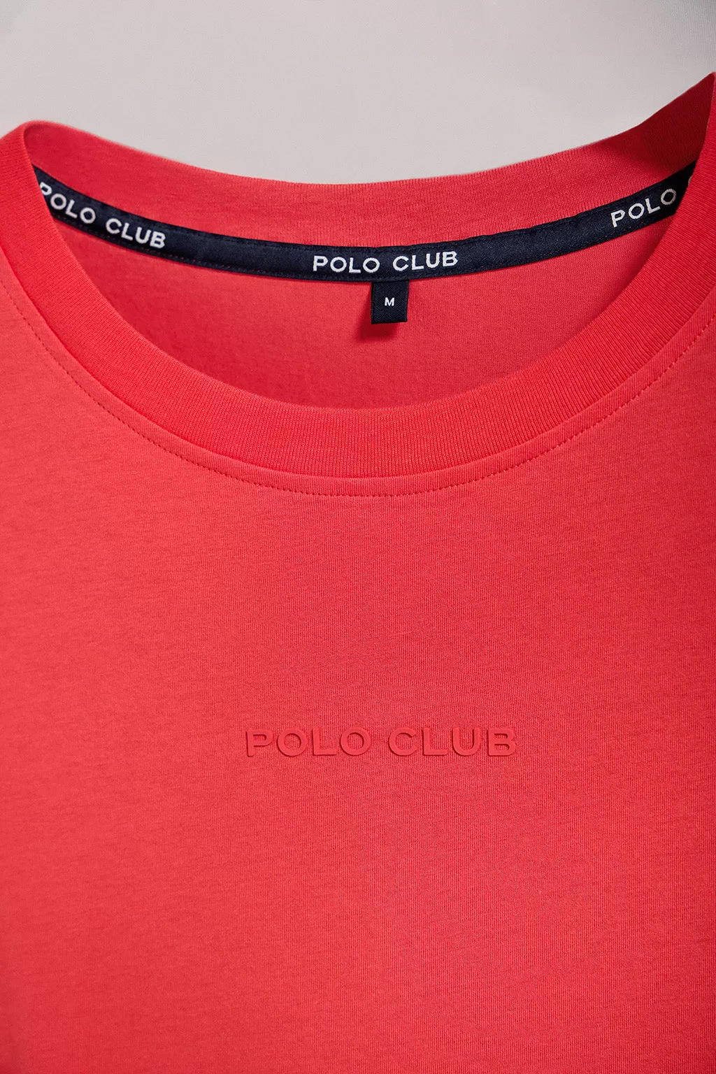 Camiseta Surfer loose fit coral con logo minimal engomado Polo Club