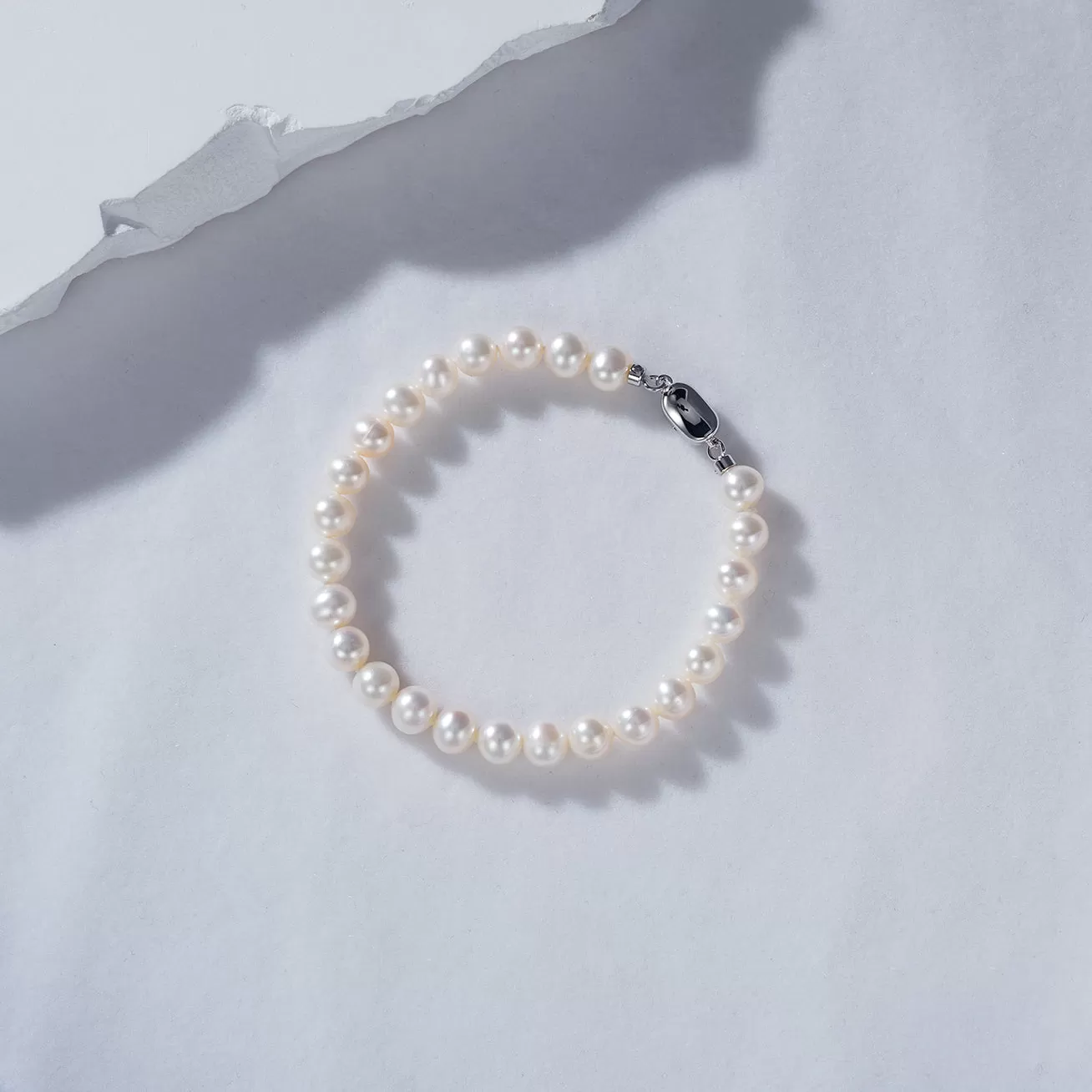 Elegant White Freshwater Pearl Bracelet WB00241