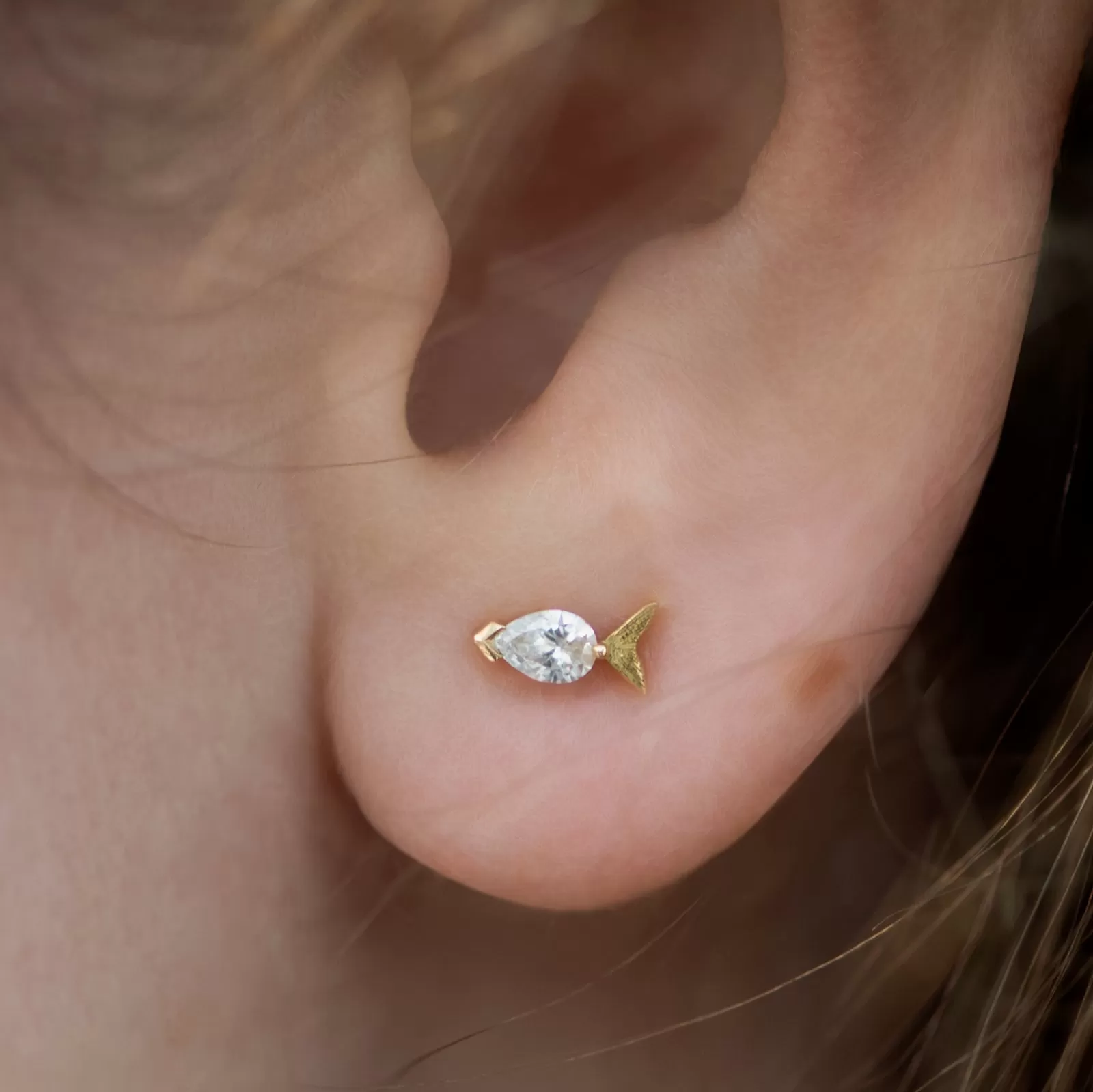 Goldfish Diamond Studs - Earrings with Pear Cut Diamonds