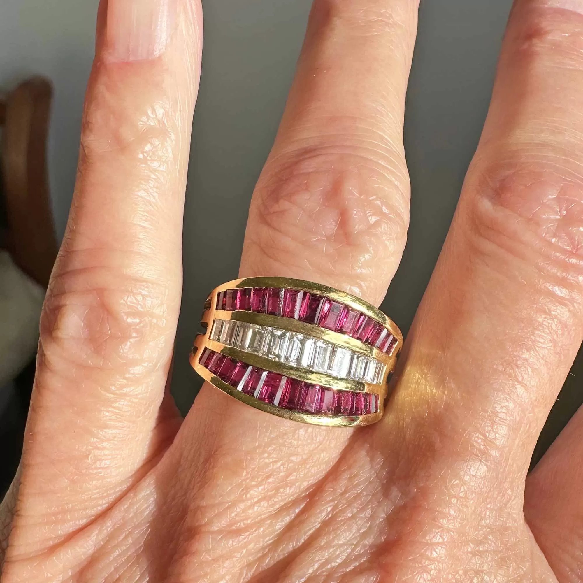 Impressive 18K Gold Baguette Diamond & Ruby Ring Band