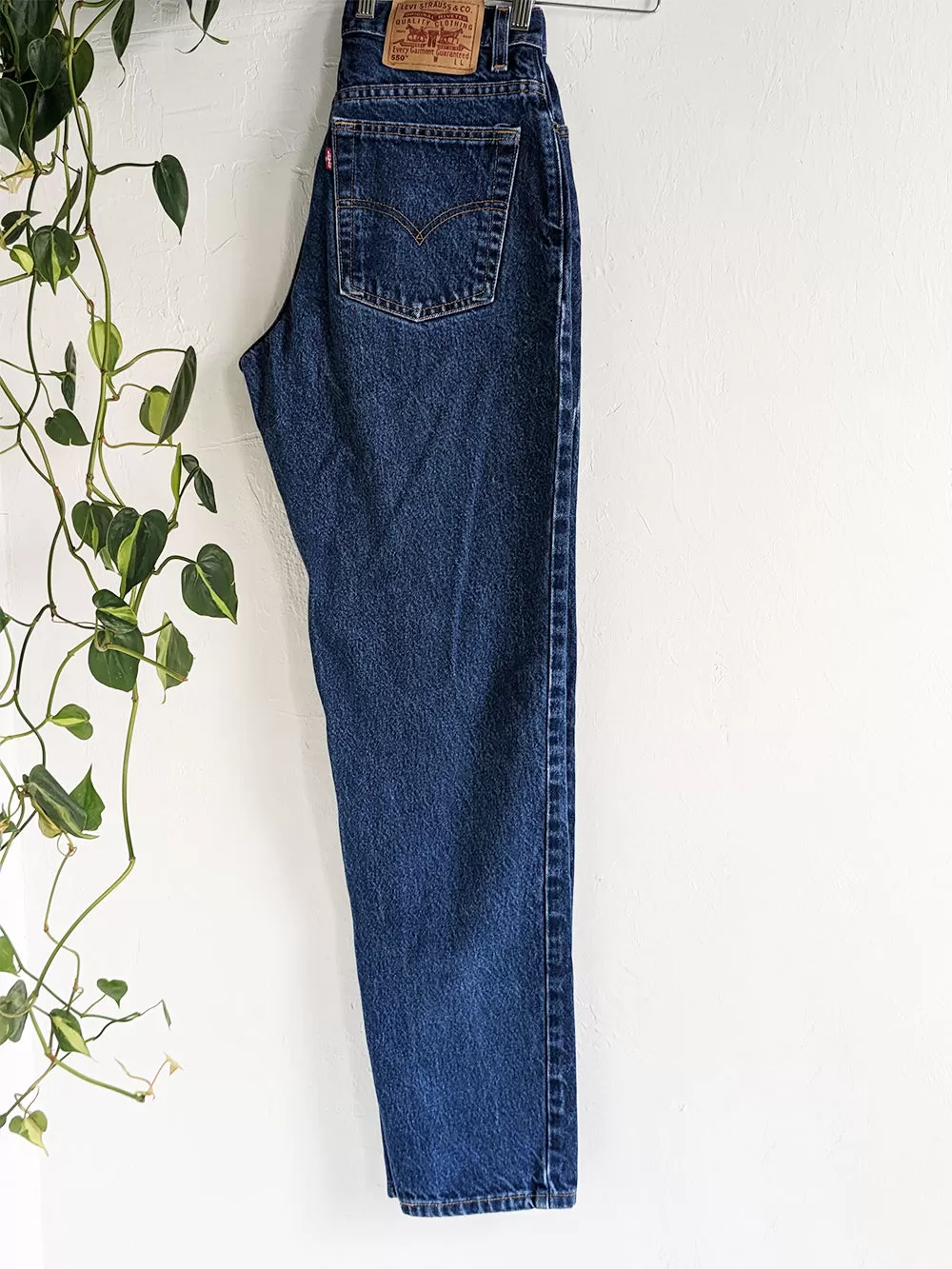 LEVIS True Blue High Rise 550s Jeans