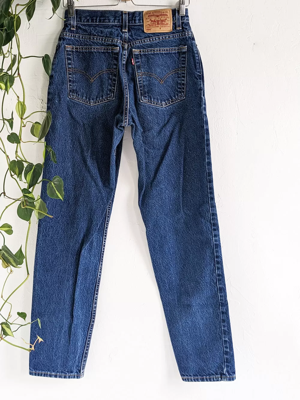 LEVIS True Blue High Rise 550s Jeans