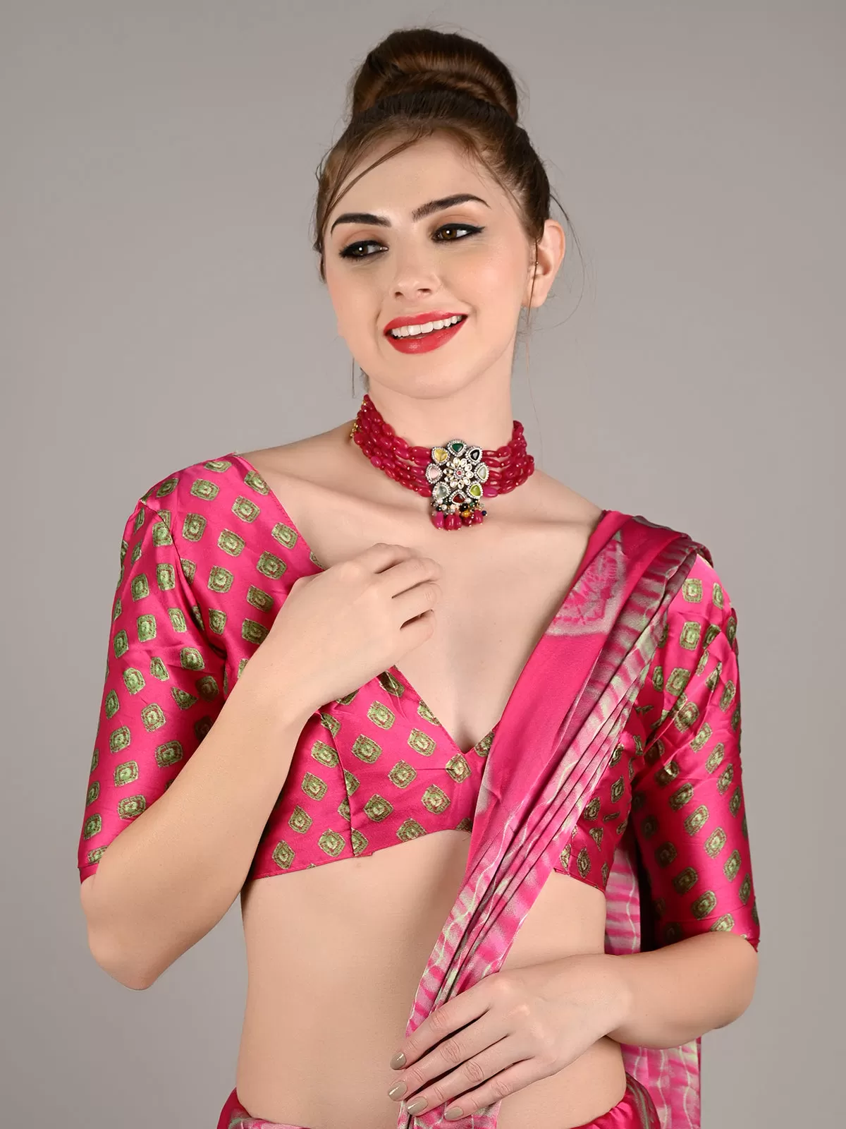 Odette Women Pink Satin Crepe Geometric Print Saree With Unstitched Blouse