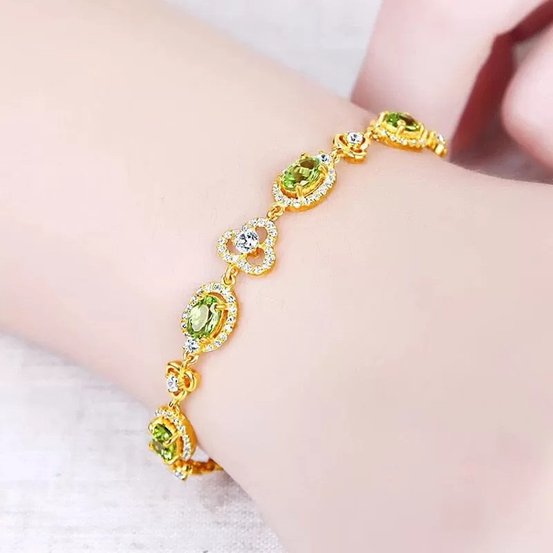 Shiny Peridot Stone Trend Bracelet