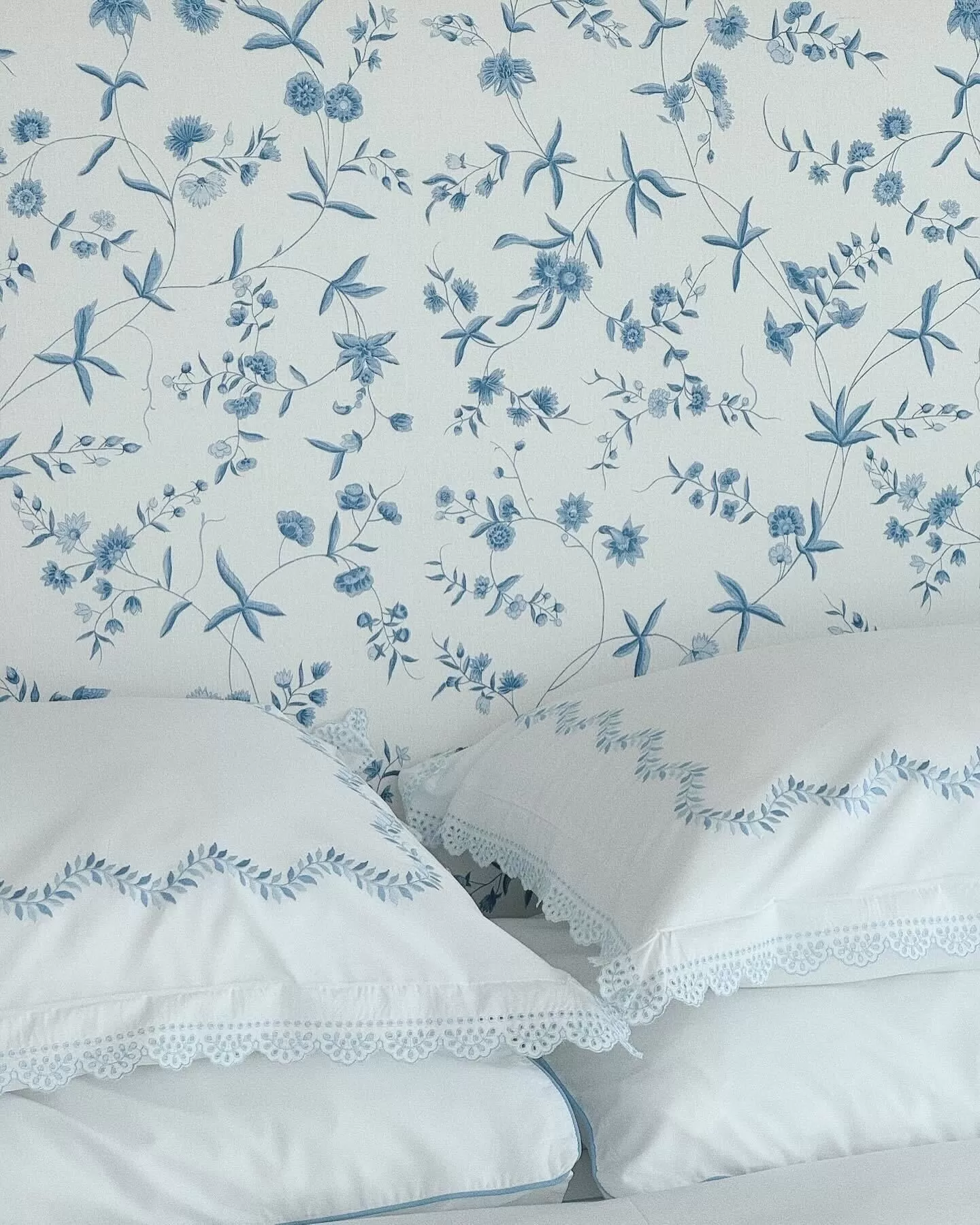 The Pillowcase Set - Powder Blue Sloane