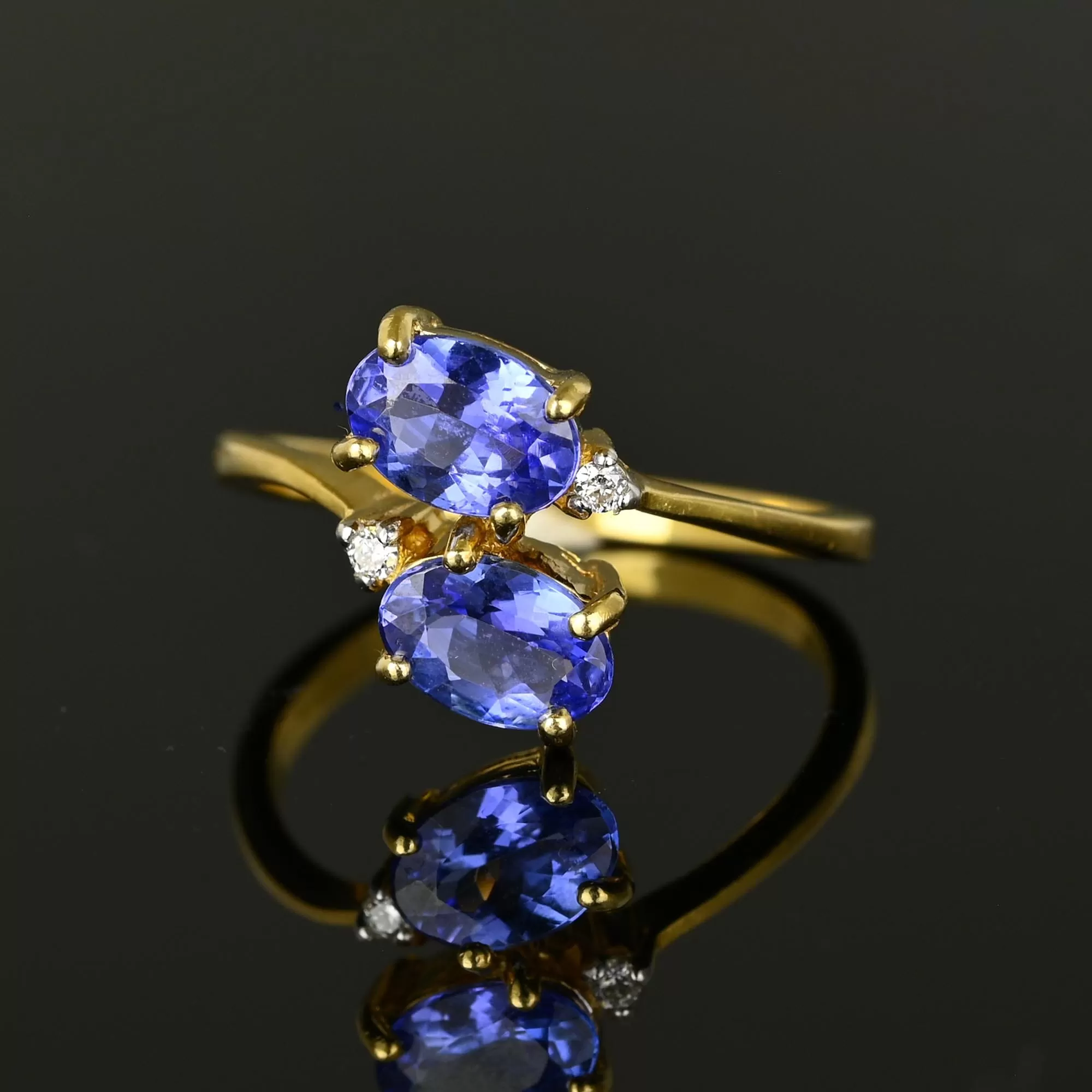 Toi et Moi 18K Gold Diamond Tanzanite Ring