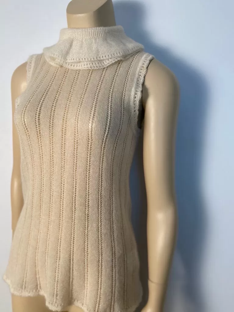 Vintage Chanel 00A, 2000 Fall Ready to Wear Ivory sweater blouse Top FR 44 US 8/10