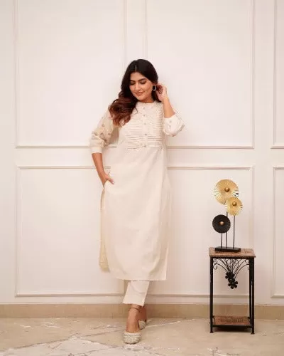 White Cotton Flex Thread Embroidered Kurti Pant Set